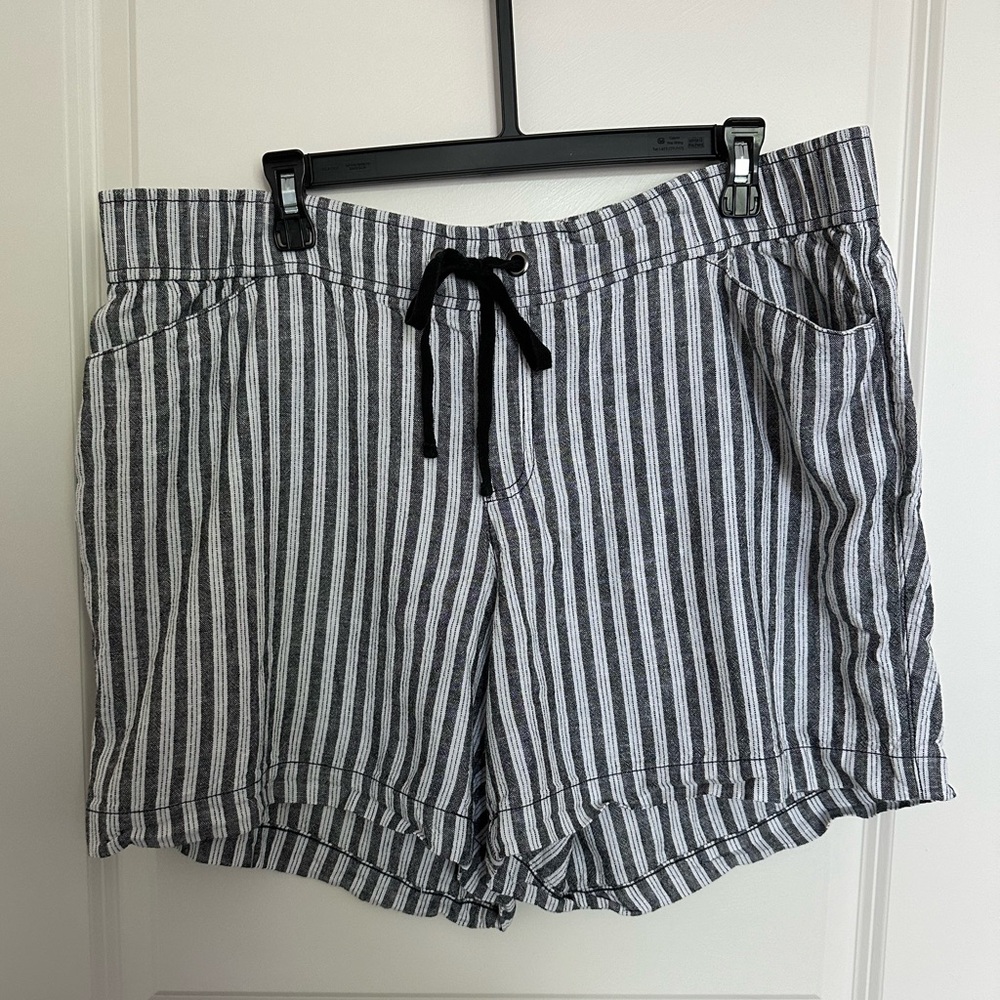 Lane Bryant linen blend shorts - 16